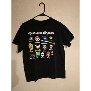 Super Mario Bros Mushroom Kingdom T-shirt M Luigi Peach